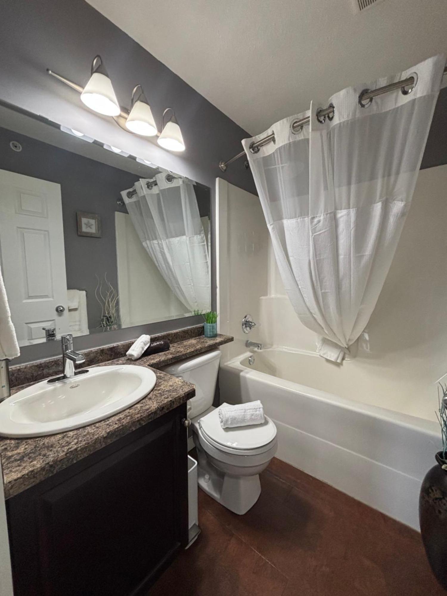 Top Floor Riverfront Condo With Stellar Sunsets! Fort Mcmurray Zewnętrze zdjęcie